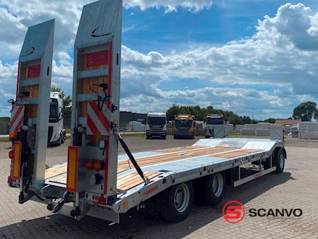 hangler_3-aks_hydraulisk_ramper_galvaniseret_maskintransport