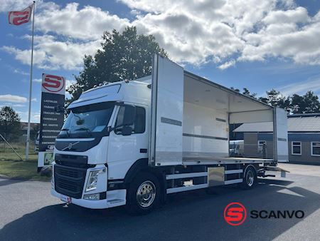volvo_fm330_sideaabning_koffer_aufbau