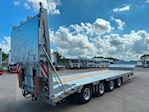 Hangler 4-aks 2-delt heldækkende rampe Maskintransport