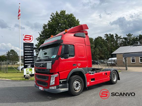 Volvo FM370 Tractor - 1