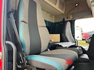 Volvo FM370 Tractor - 10