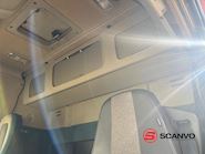 Volvo FM370 Tractor - 8