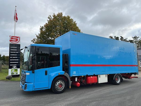 Mercedes-Benz Econic 1827 L, Fast kasse