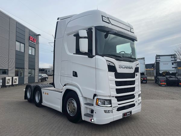 Scania S660 A 6x2 NB 2950, Trækker