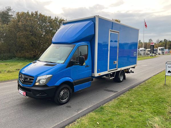 Mercedes-Benz Sprinter 516 CDI, Fast kasse
