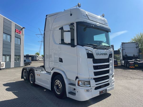 Scania S660 A 6x2 NB 2950, Trækker