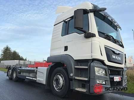 man_tgs_26-440_6x2-4_ll_wechselrahmen_containeranhanger