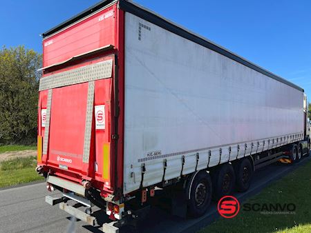 kel-berg_d100v_136_mtr_gardin_-_lodretstaaende_lift_gardin