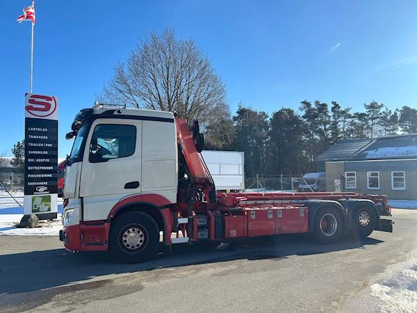 Mercedes-Benz Antos 2545 - HMF 1520K-RCkran, Hejs/kran