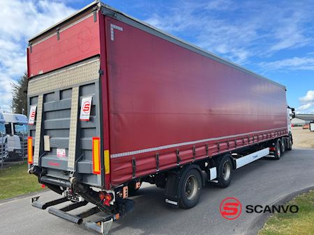 krone_136_mtr_gardin_-_lodretstaaende_lift_city-anhanger