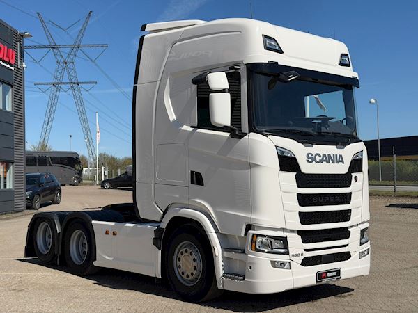 Scania S560 A 6x2 NB 2950, Trækker