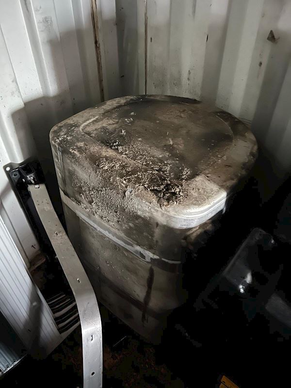 Volvo Dieseltank 365 L med 3 bæringer, Zubehör