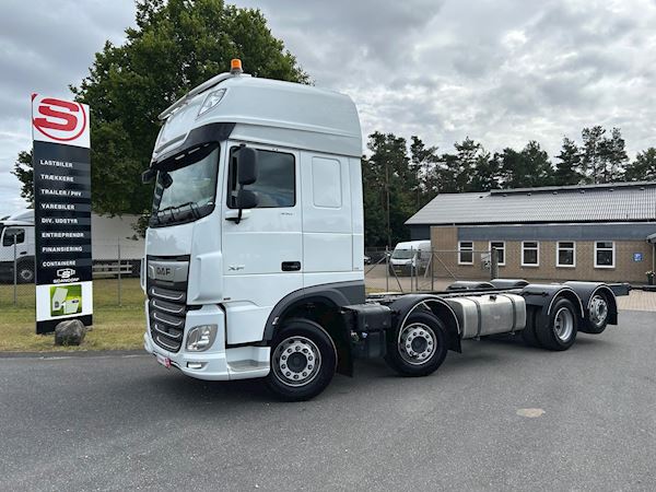 DAF XF530 8x2-6 FAX, Chassis