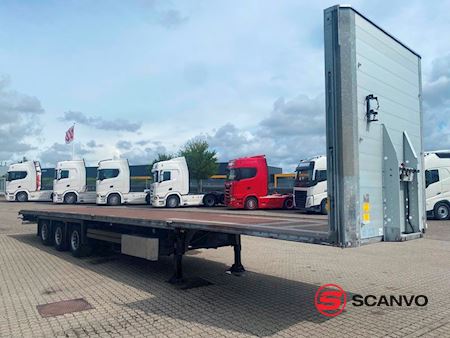 schmitz_3-aks_mega_trailer_aaben