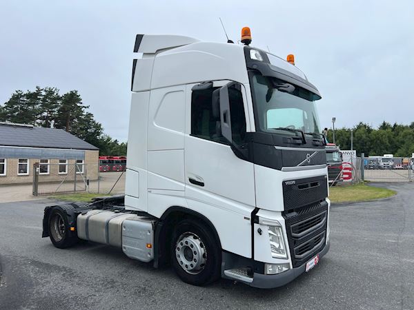 Volvo FH460 4x2 X-low mega, Trækker